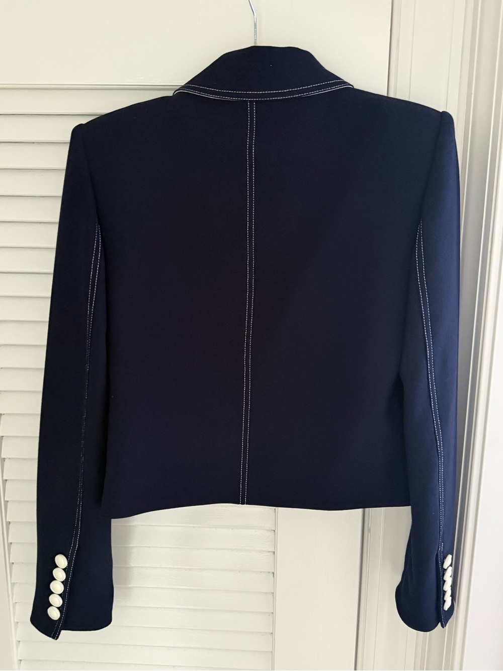 Veronica Beard Navy Cropped Jacket with Contrast White Buttons - Picture 4 of 5